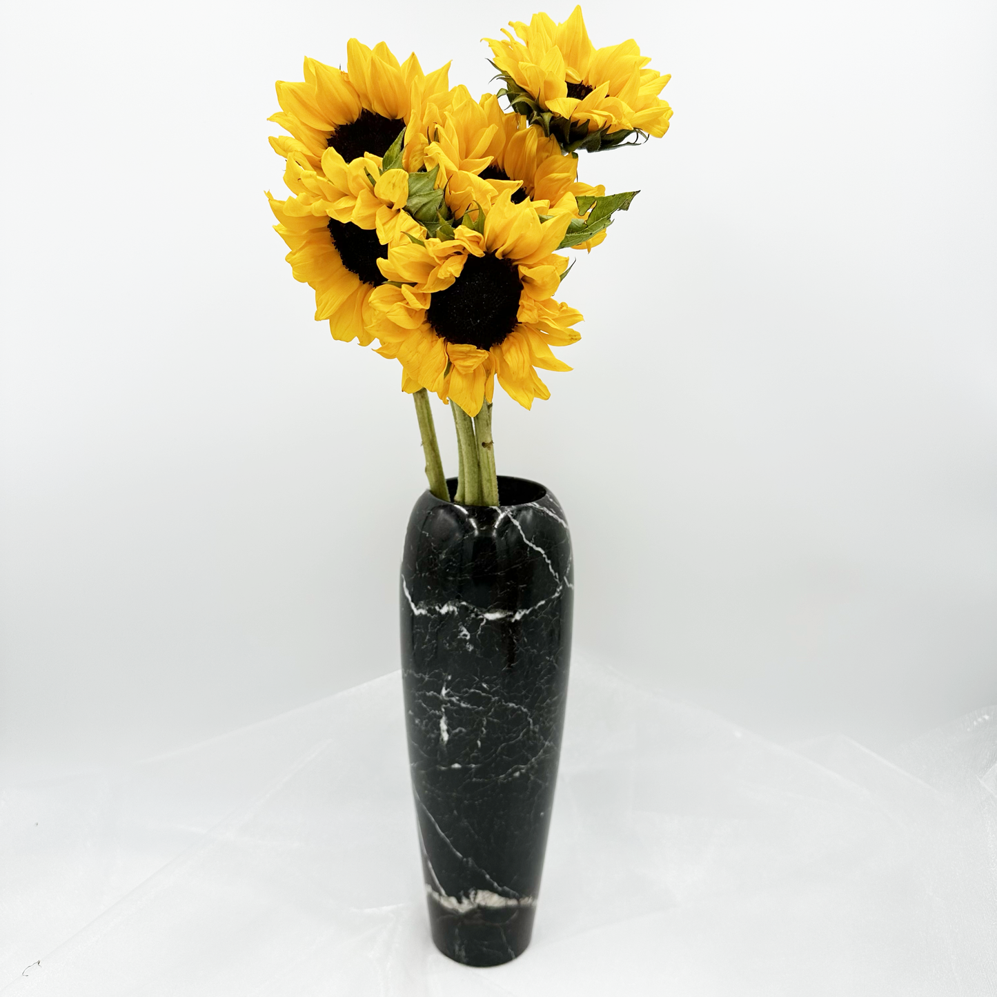 12" Sculpted Vase in Marble & Onyx